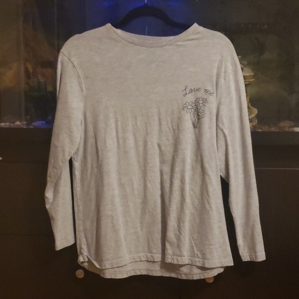 NWOT quarter sleeve graphic tee